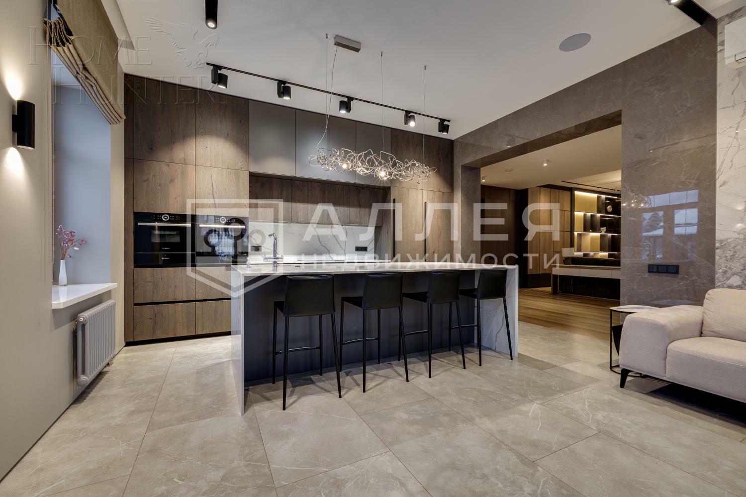 2-этажный коттедж 540 м² с отделкой