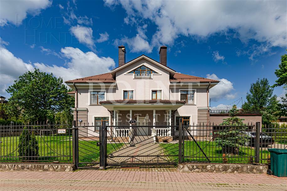 2-этажный коттедж 650 м² с отделкой