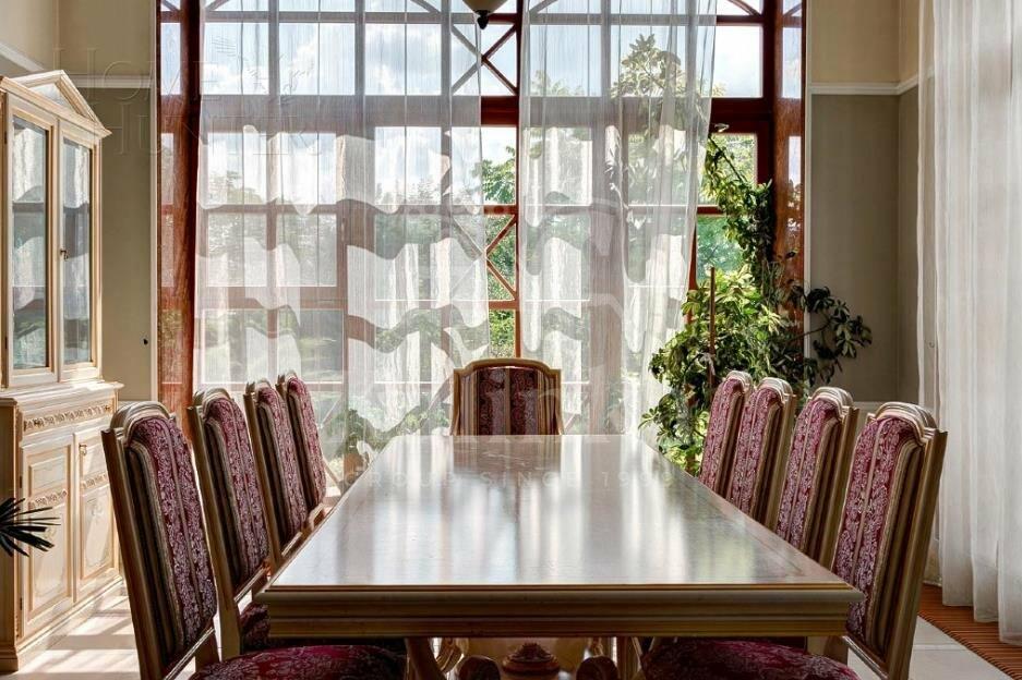 2-этажный коттедж 1 300 м² с отделкой