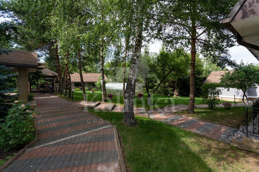 2-этажный коттедж 700 м² с отделкой