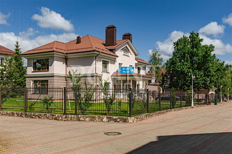 2-этажный коттедж 650 м² с отделкой