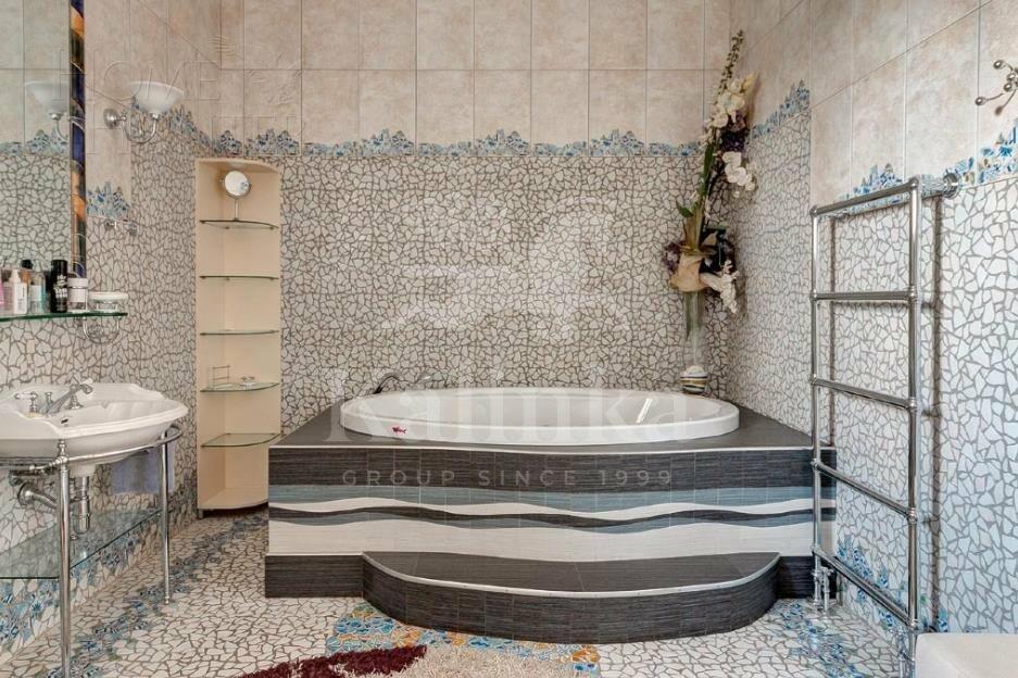 2-этажный коттедж 1 300 м² с отделкой