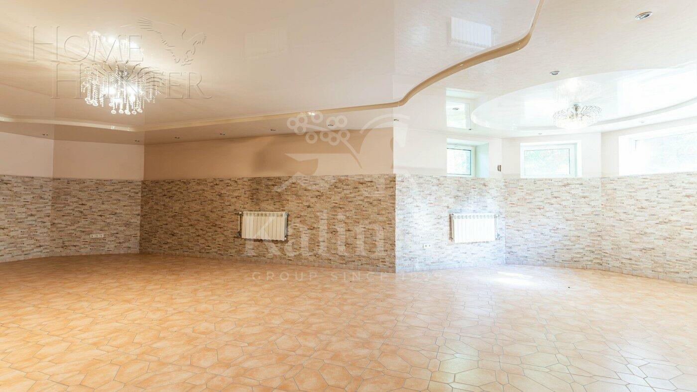 3-этажный коттедж 350 м² с отделкой