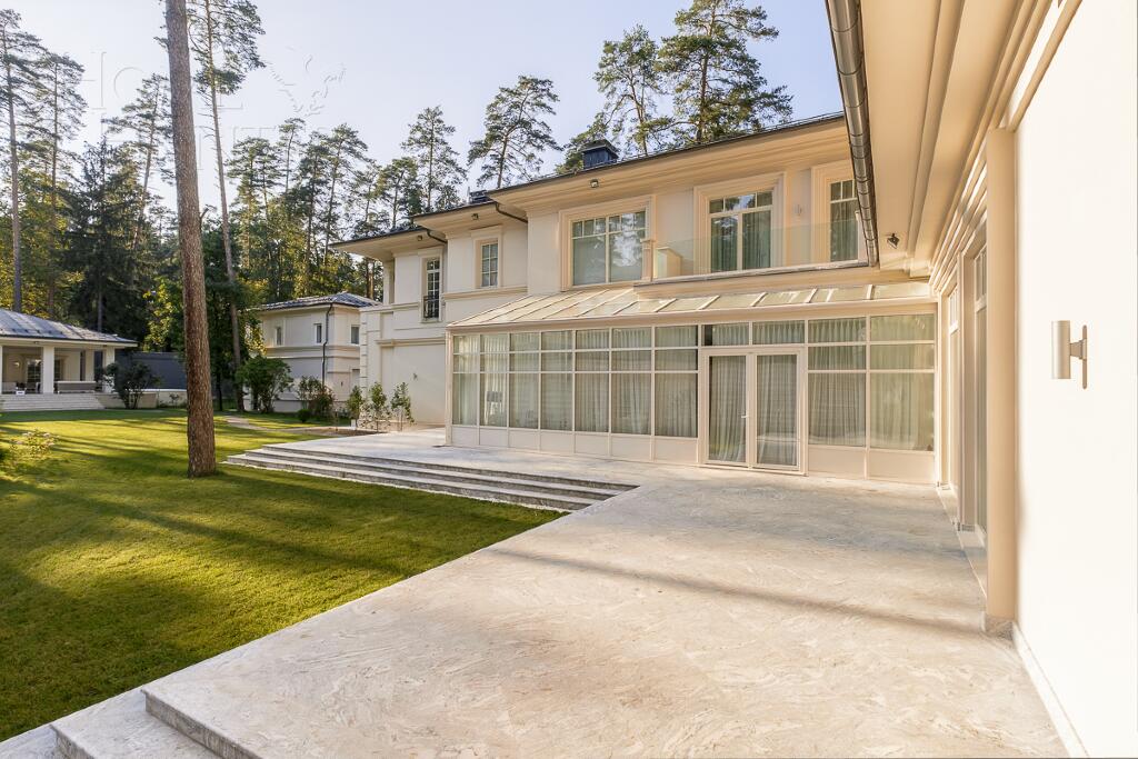 2-этажный коттедж 1 015 м² с отделкой