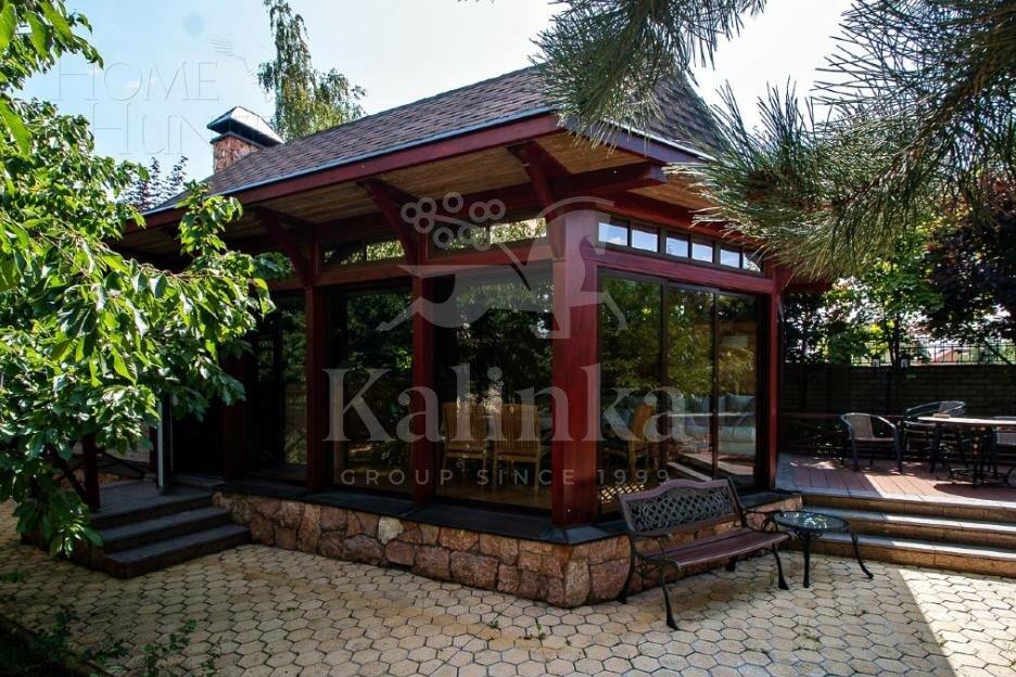 2-этажный коттедж 1 300 м² с отделкой