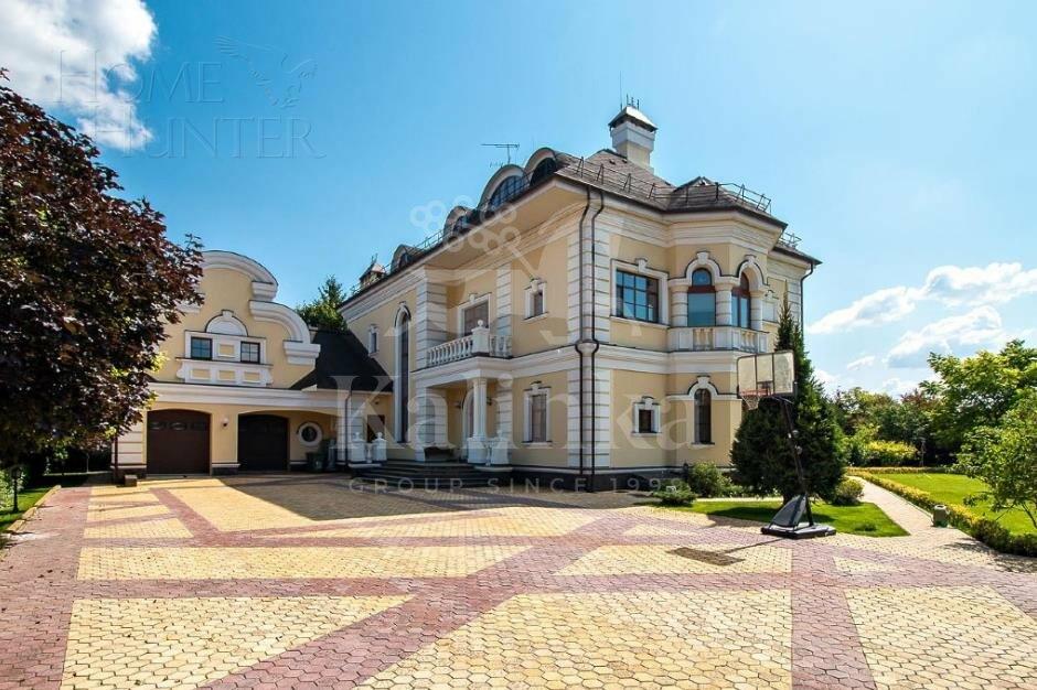 2-этажный коттедж 1 300 м² с отделкой