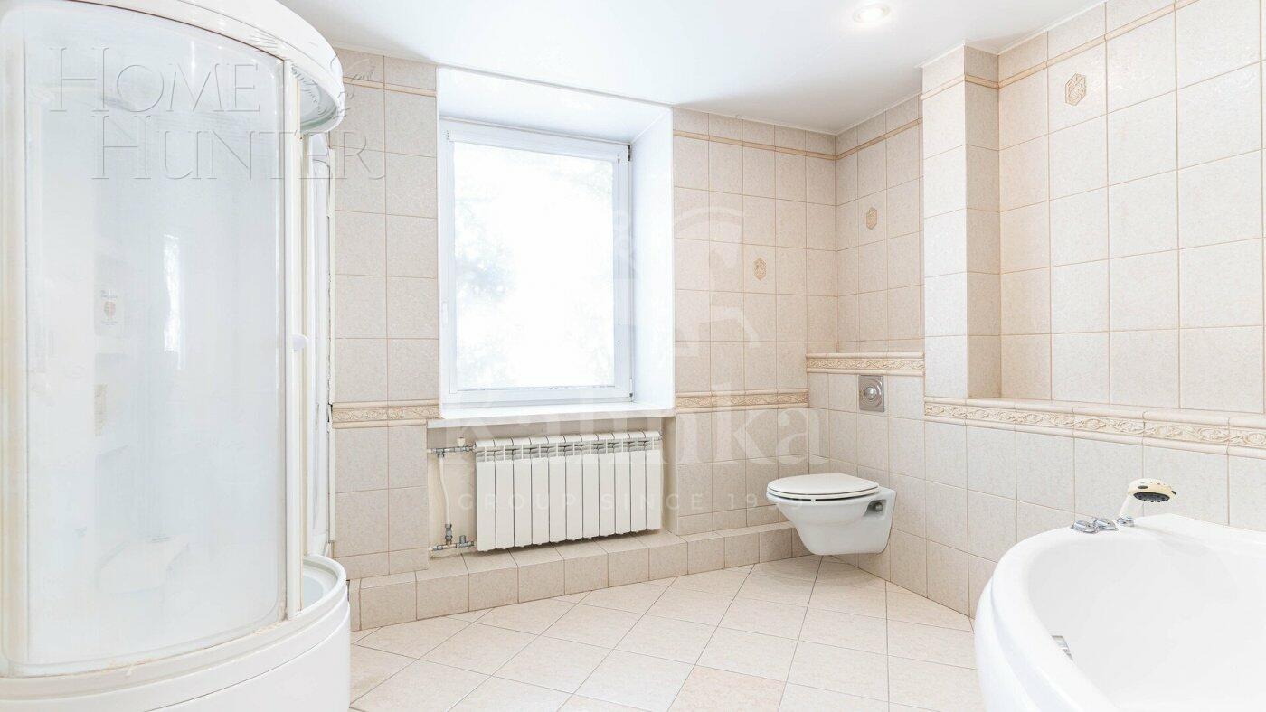 3-этажный коттедж 350 м² с отделкой