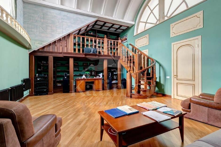 2-этажный коттедж 1 300 м² с отделкой