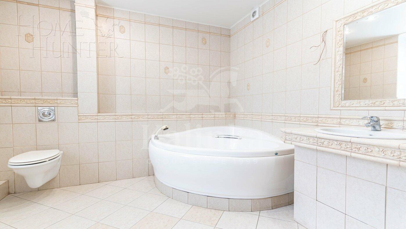 3-этажный коттедж 350 м² с отделкой