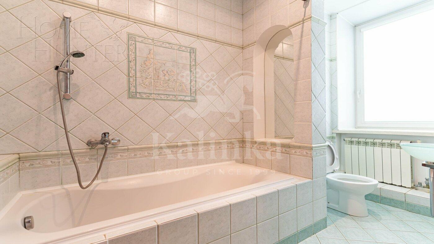 3-этажный коттедж 350 м² с отделкой
