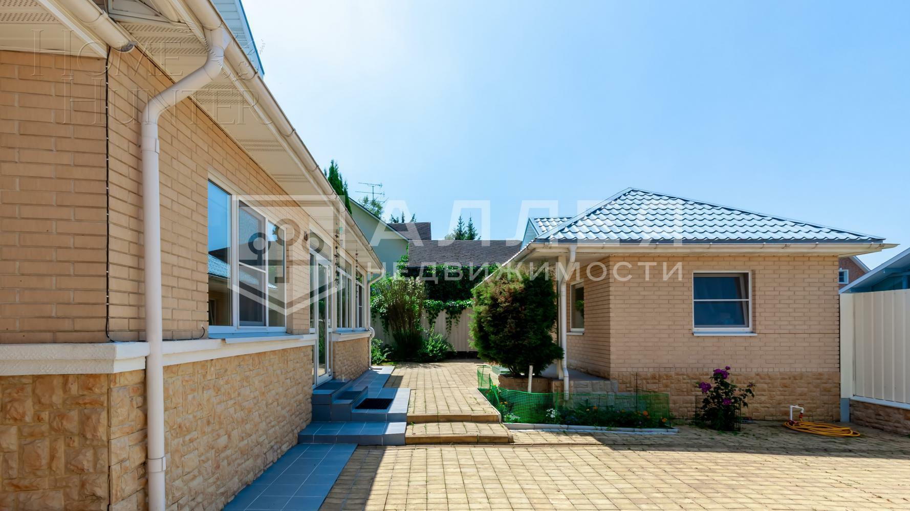 2-этажный коттедж 365 м² с отделкой