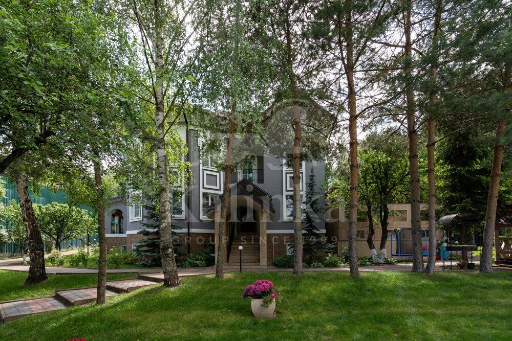 2-этажный коттедж 700 м² с отделкой