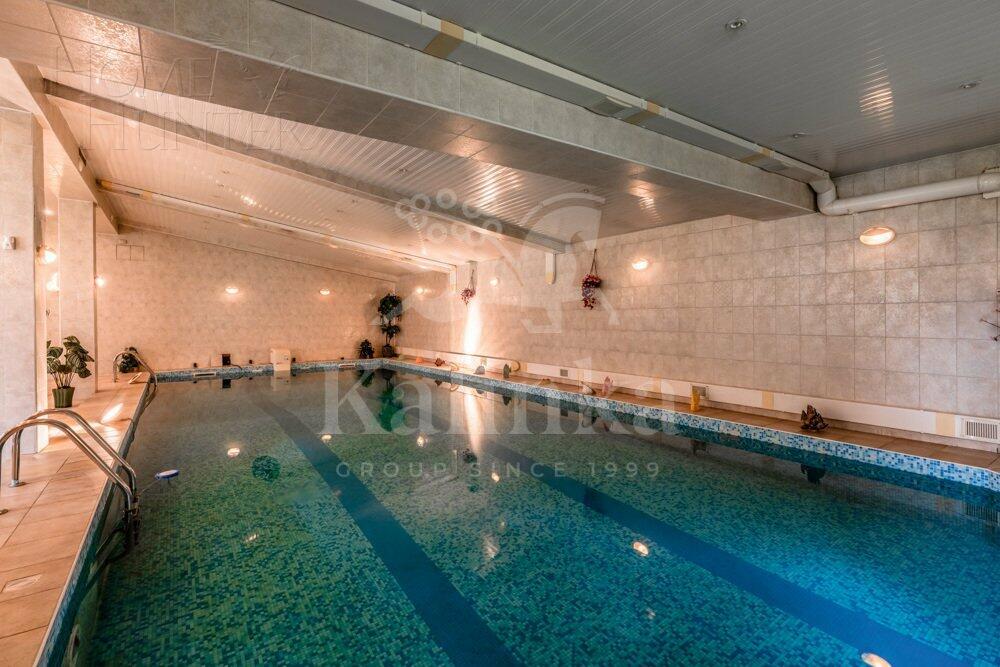 3-этажный коттедж 1 233 м² с отделкой