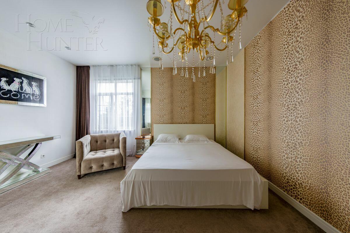 2-этажный коттедж 240 м² с отделкой