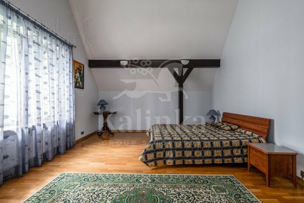 3-этажный коттедж 1 233 м² с отделкой