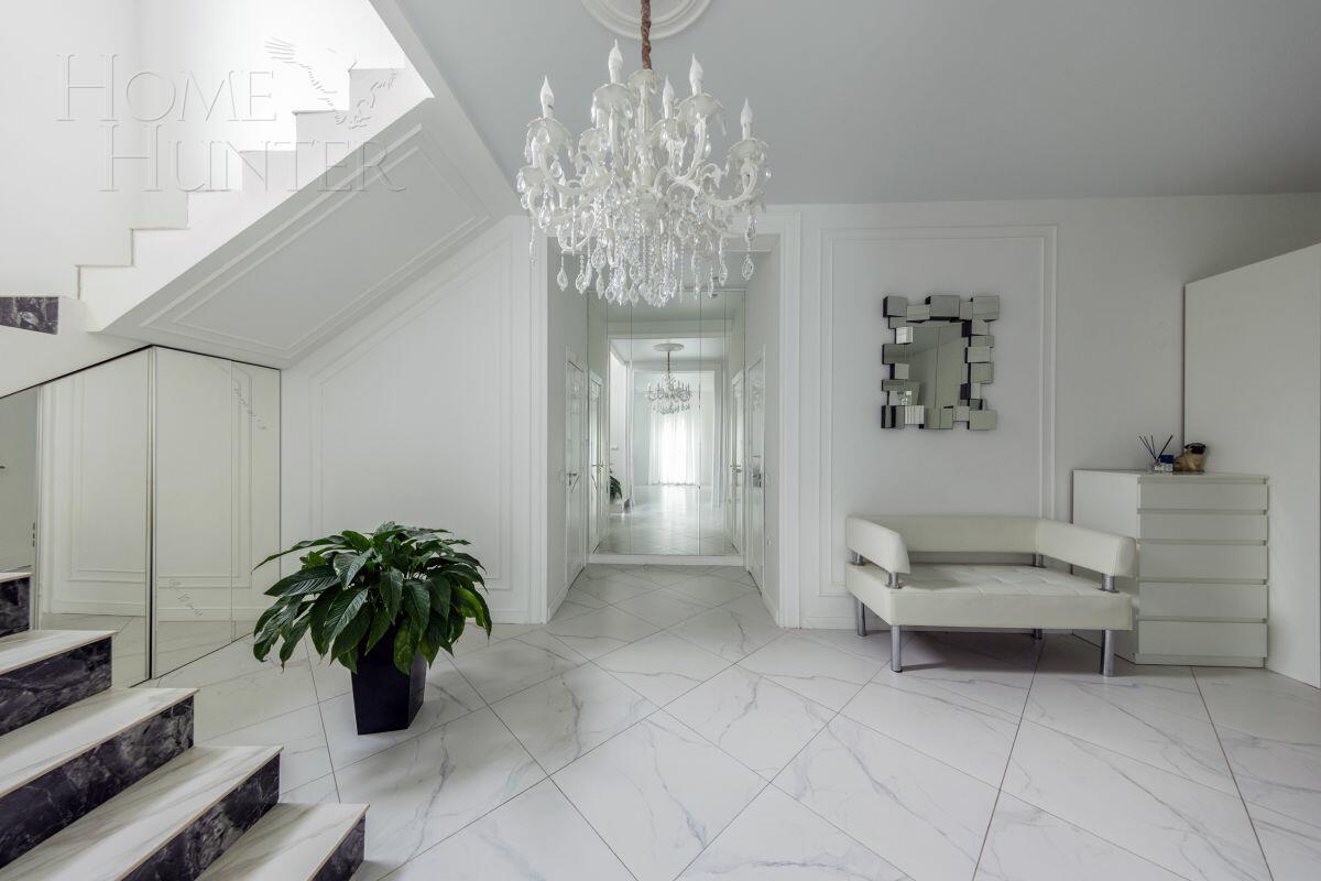 2-этажный коттедж 240 м² с отделкой