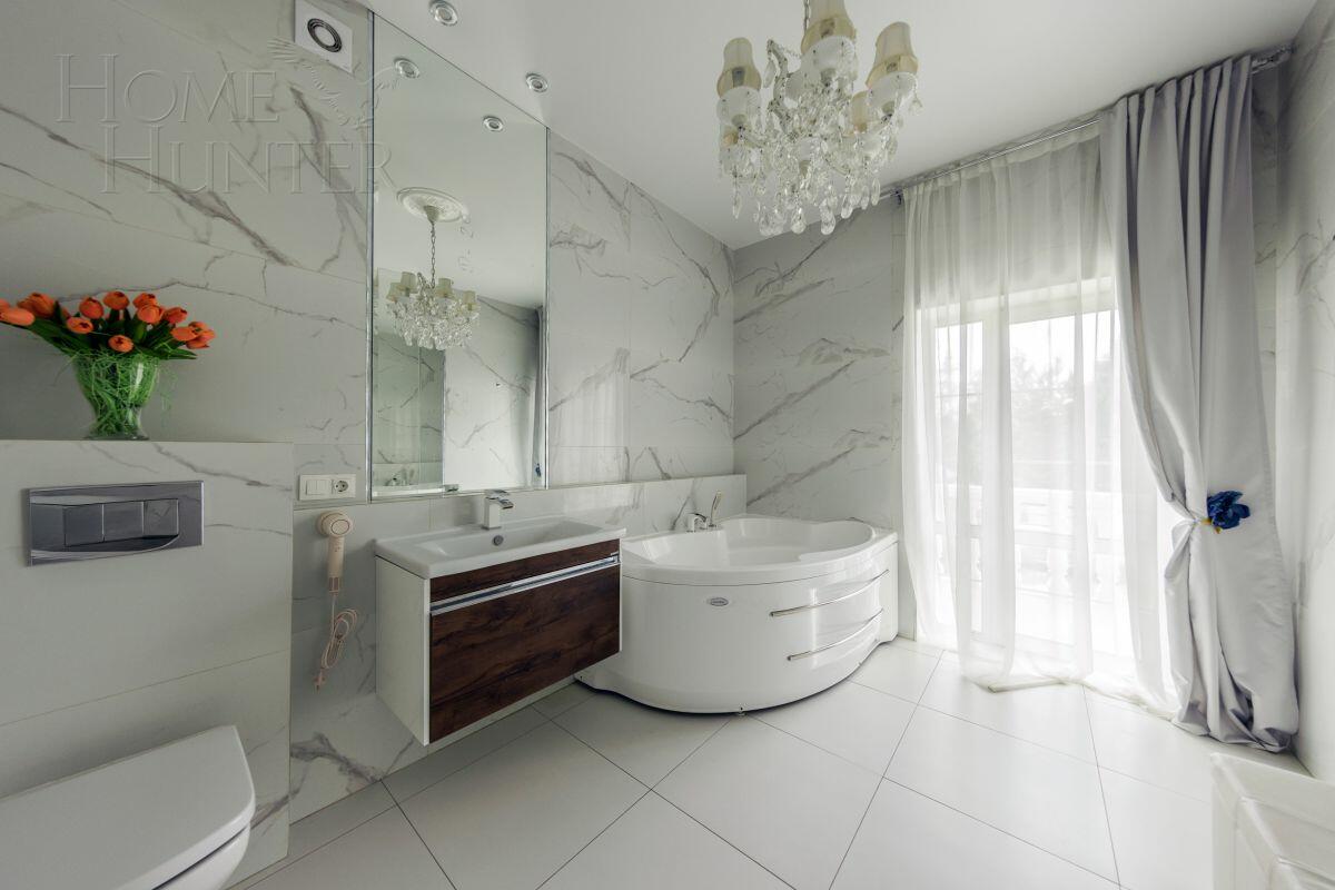 2-этажный коттедж 240 м² с отделкой