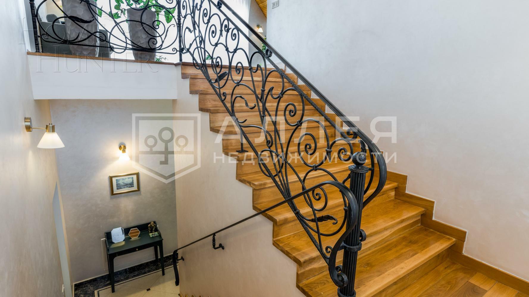 2-этажный коттедж 560 м² с отделкой