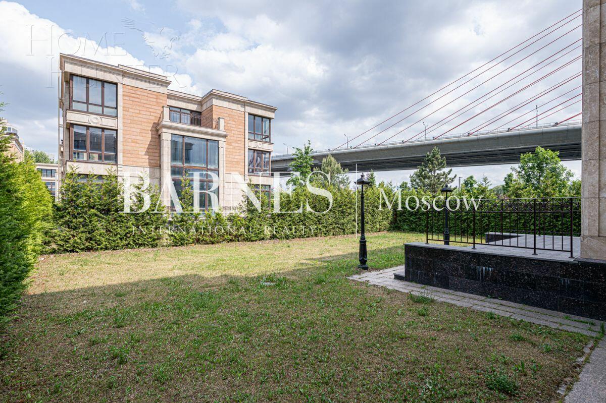 4-УРОВНЕВЫЙ ОСОБНЯК БЕЗ ОТДЕЛКИ 840 М² НА 1 ЭТАЖЕ