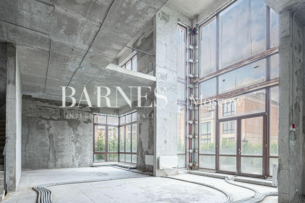 4-УРОВНЕВЫЙ ОСОБНЯК БЕЗ ОТДЕЛКИ 840 М² НА 1 ЭТАЖЕ