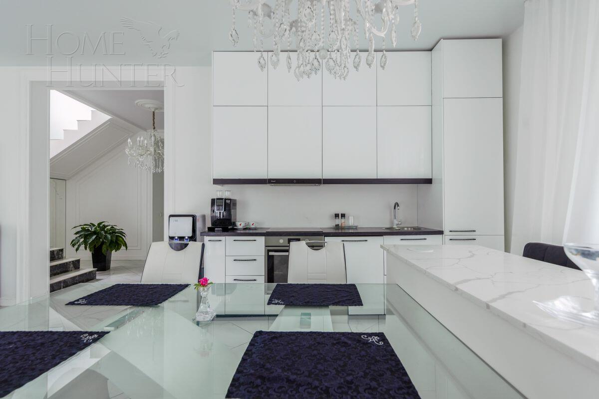 2-этажный коттедж 240 м² с отделкой