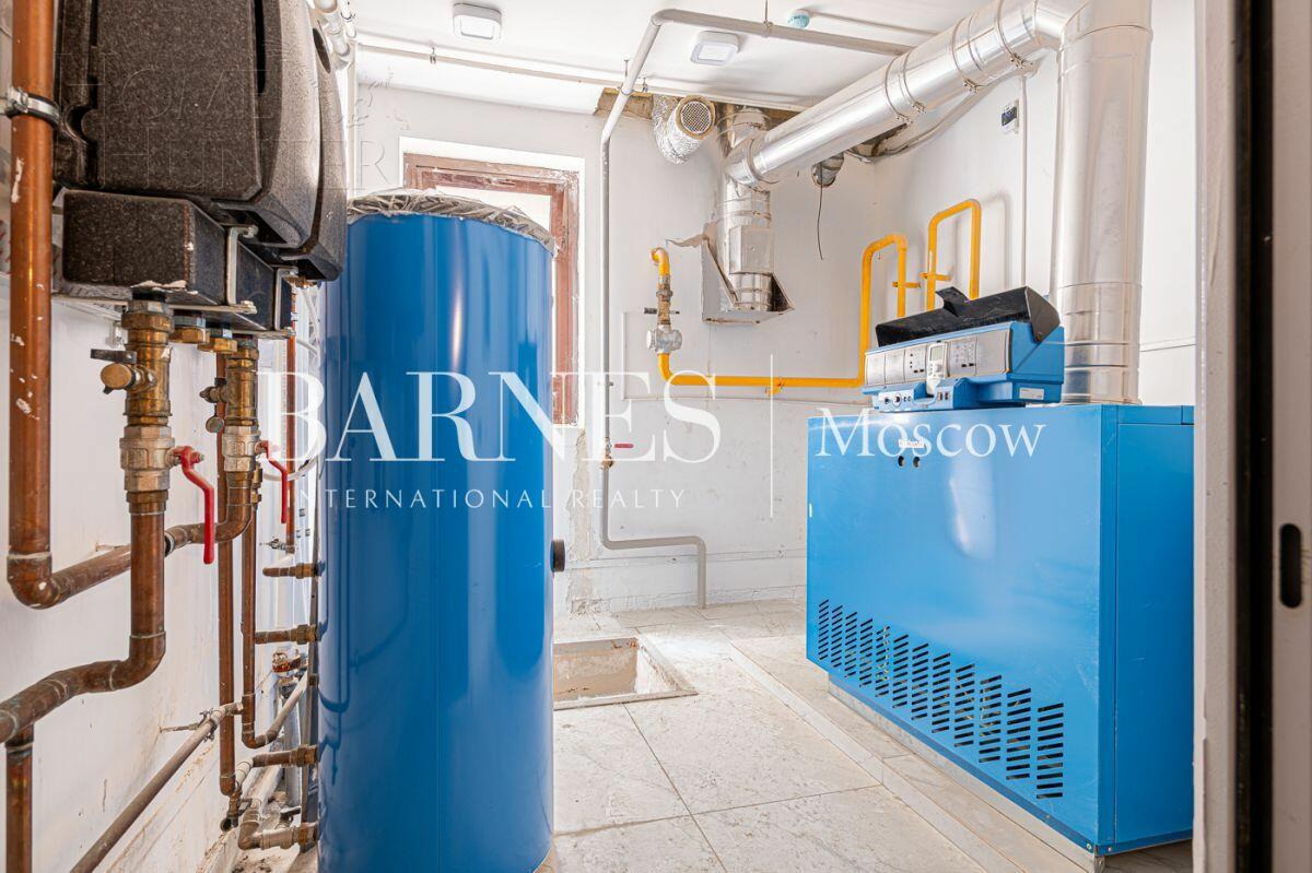 4-УРОВНЕВЫЙ ОСОБНЯК БЕЗ ОТДЕЛКИ 840 М² НА 1 ЭТАЖЕ