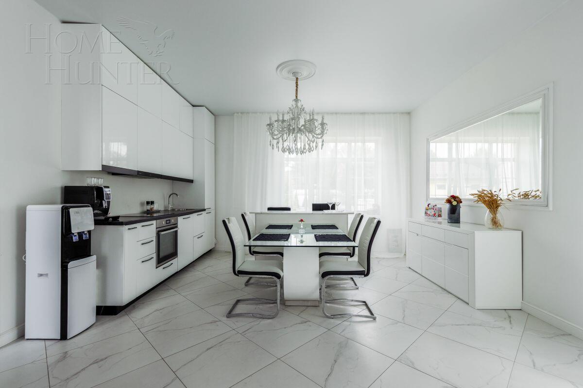 2-этажный коттедж 240 м² с отделкой