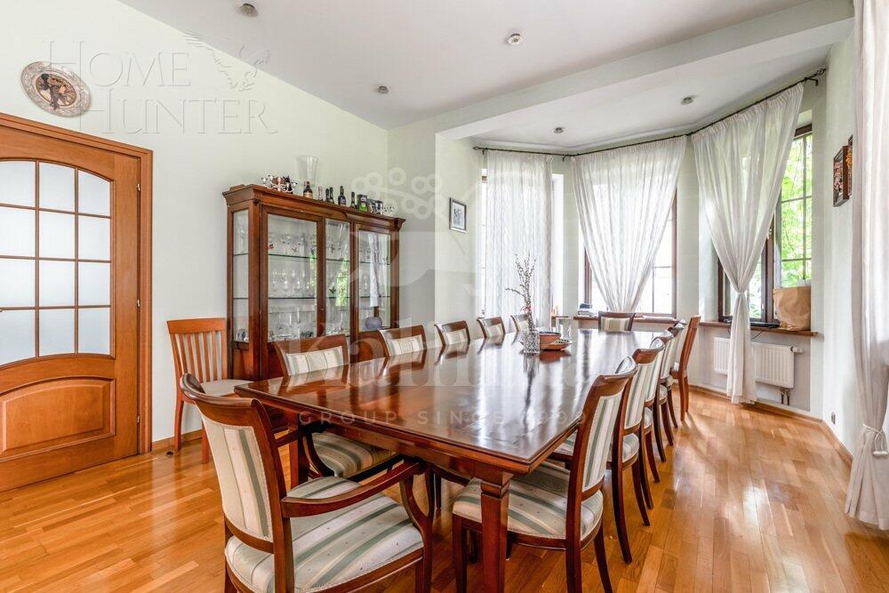 3-этажный коттедж 1 233 м² с отделкой