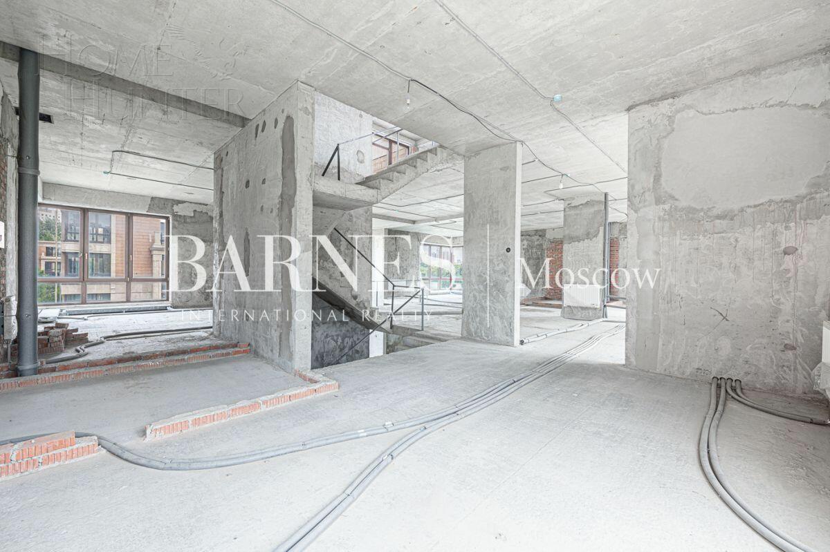 4-УРОВНЕВЫЙ ОСОБНЯК БЕЗ ОТДЕЛКИ 840 М² НА 1 ЭТАЖЕ