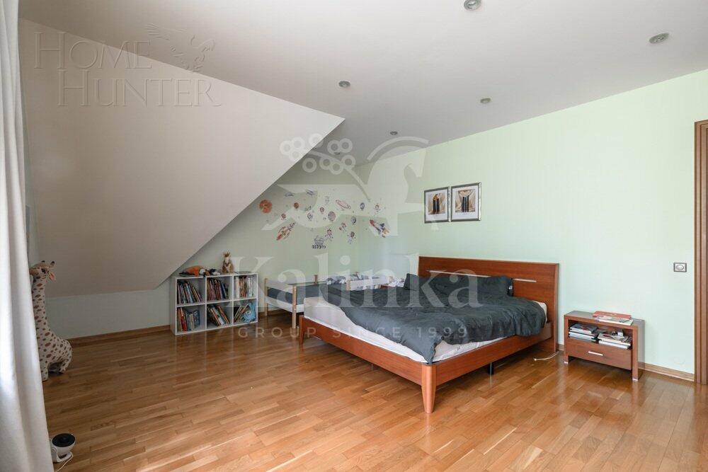 3-этажный коттедж 1 233 м² с отделкой