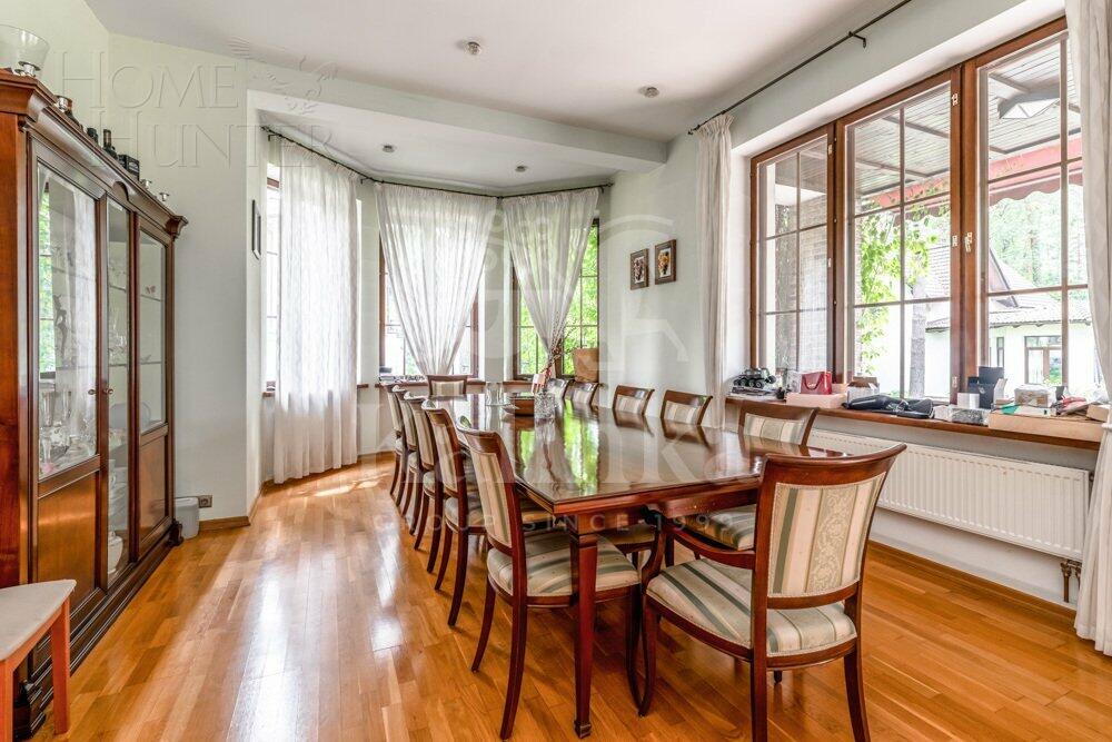 3-этажный коттедж 1 233 м² с отделкой