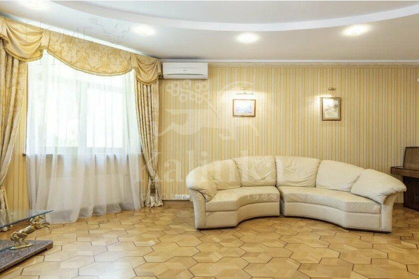 2-этажный коттедж 750 м² с отделкой