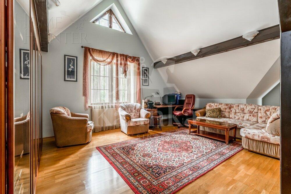 3-этажный коттедж 1 233 м² с отделкой