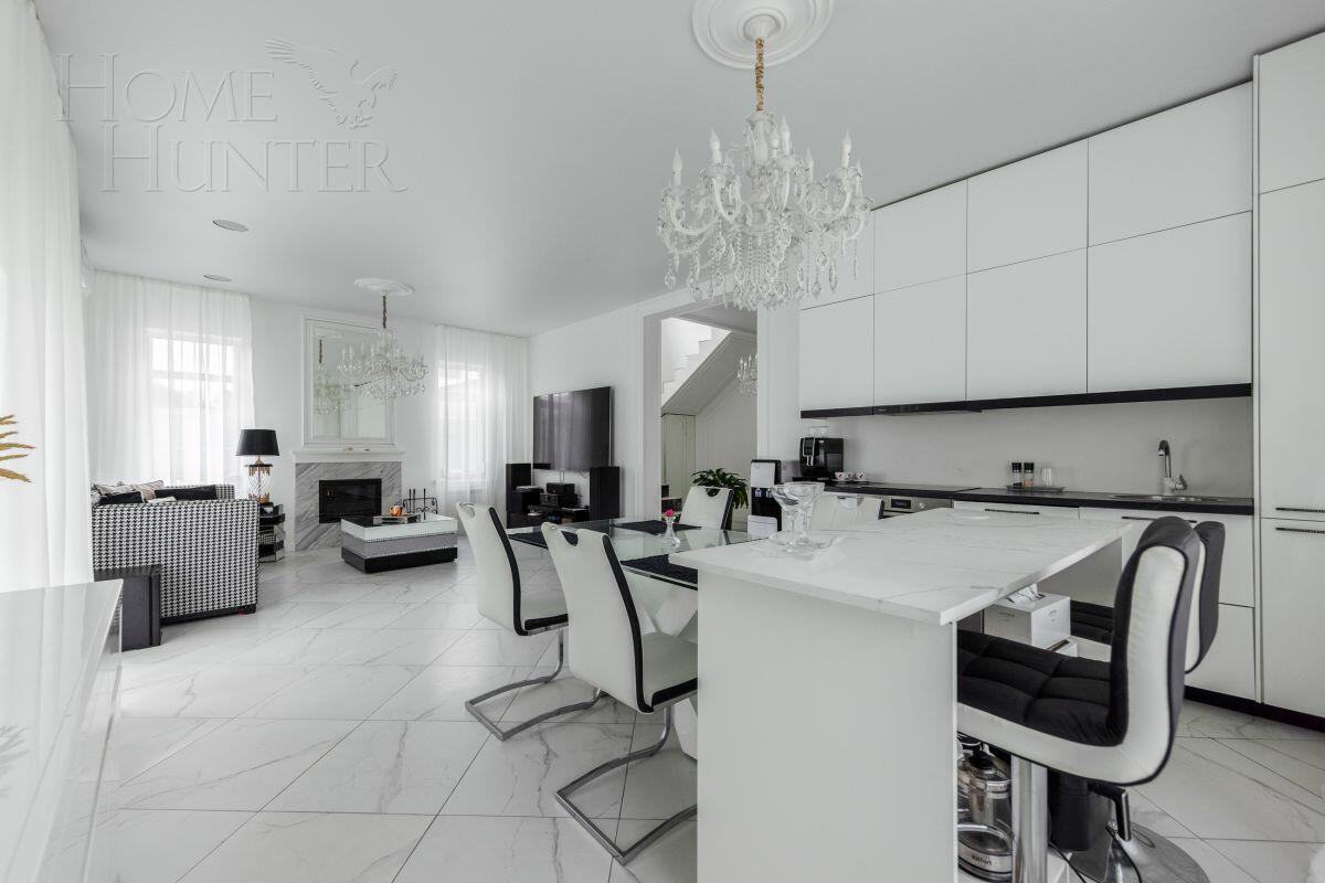 2-этажный коттедж 240 м² с отделкой