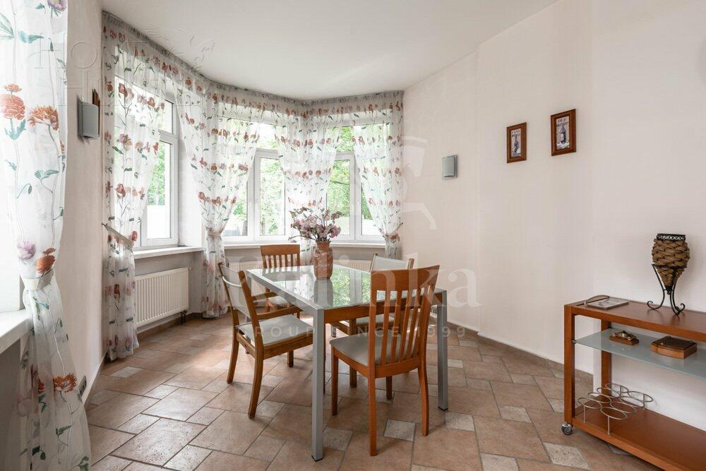 3-этажный коттедж 1 233 м² с отделкой