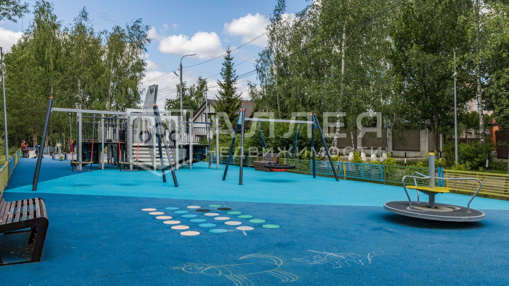 2-этажный коттедж 560 м² с отделкой