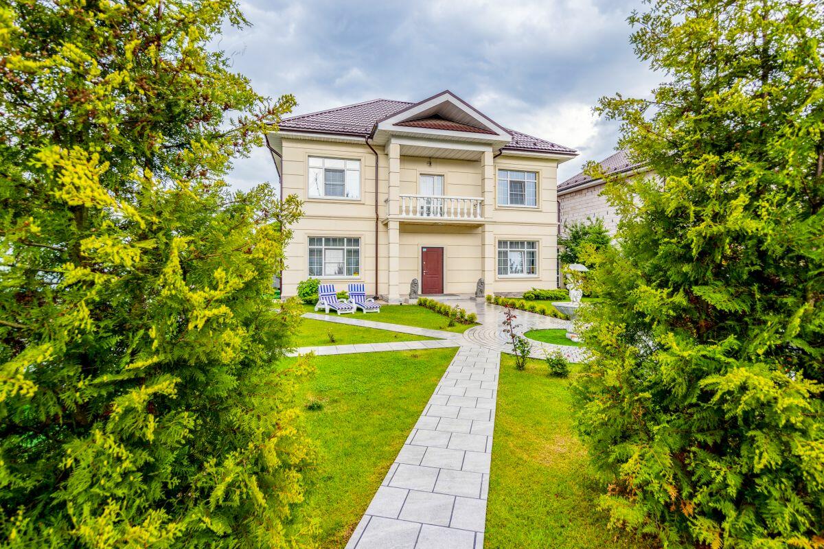 2-этажный коттедж 240 м² с отделкой