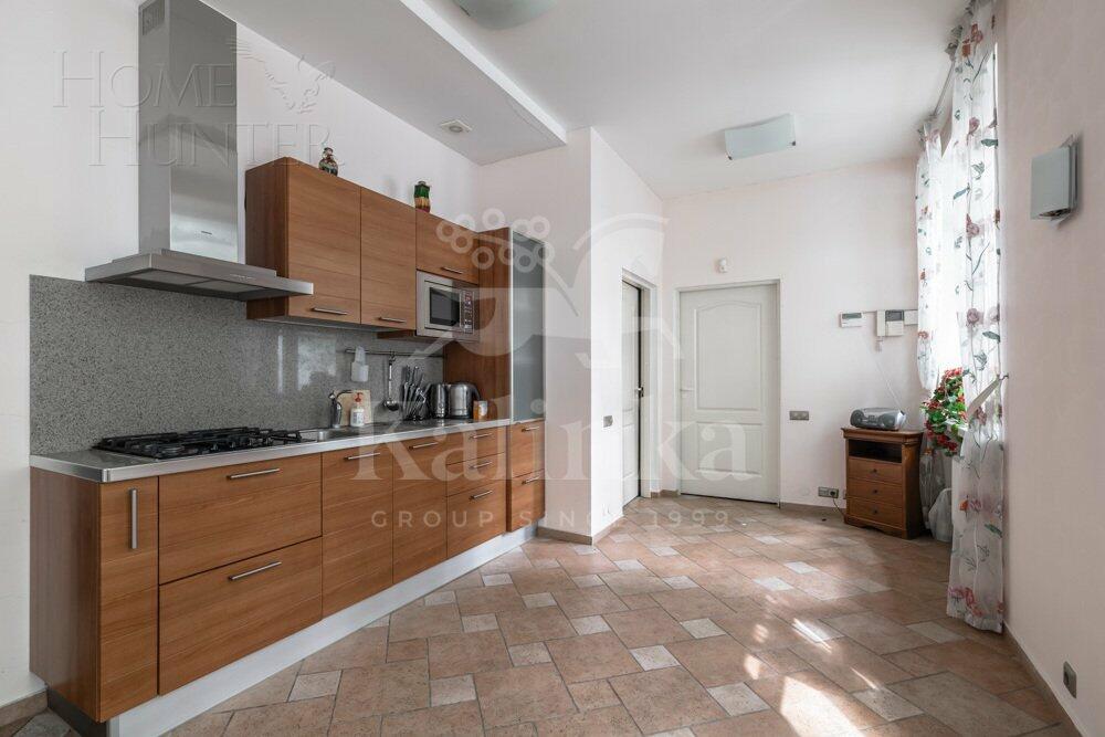 3-этажный коттедж 1 233 м² с отделкой