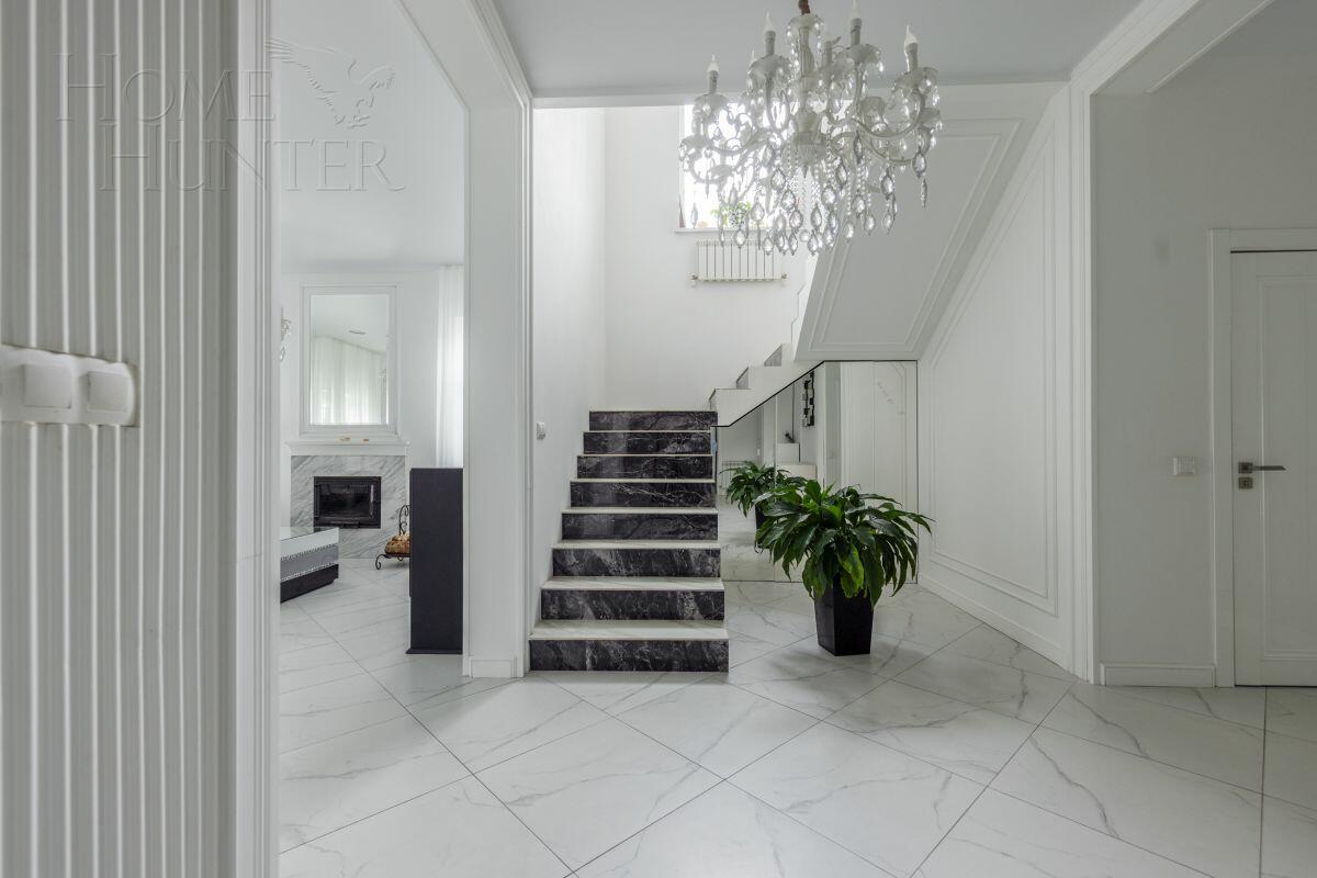 2-этажный коттедж 240 м² с отделкой