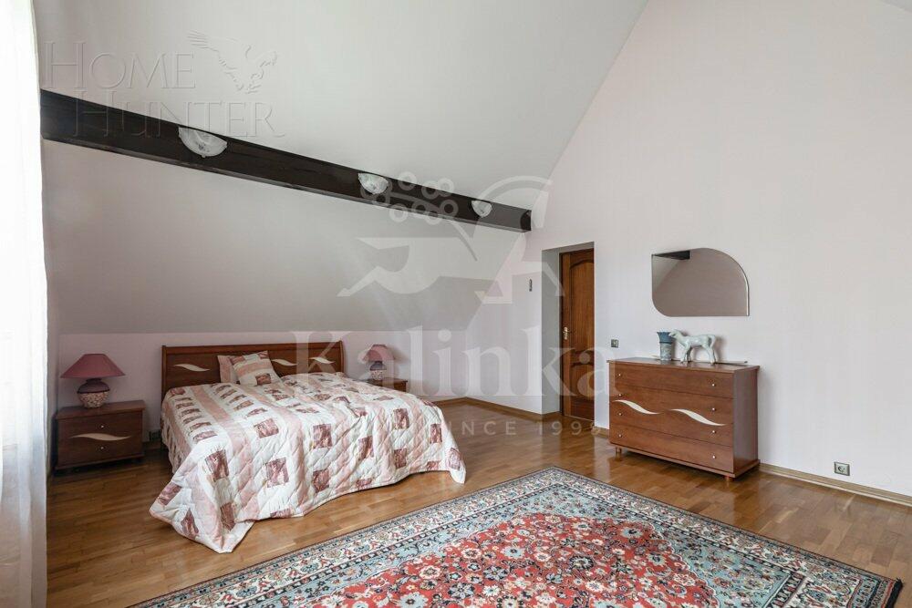 3-этажный коттедж 1 233 м² с отделкой