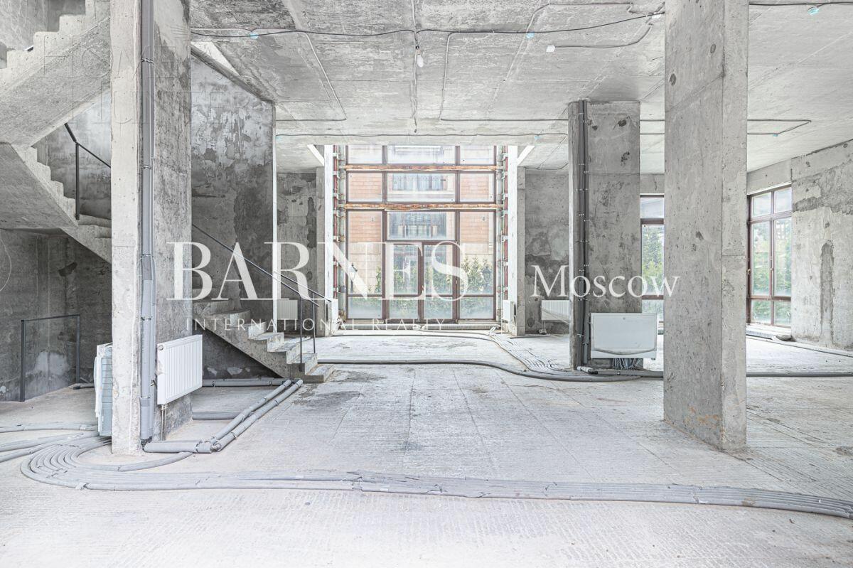 4-УРОВНЕВЫЙ ОСОБНЯК БЕЗ ОТДЕЛКИ 840 М² НА 1 ЭТАЖЕ