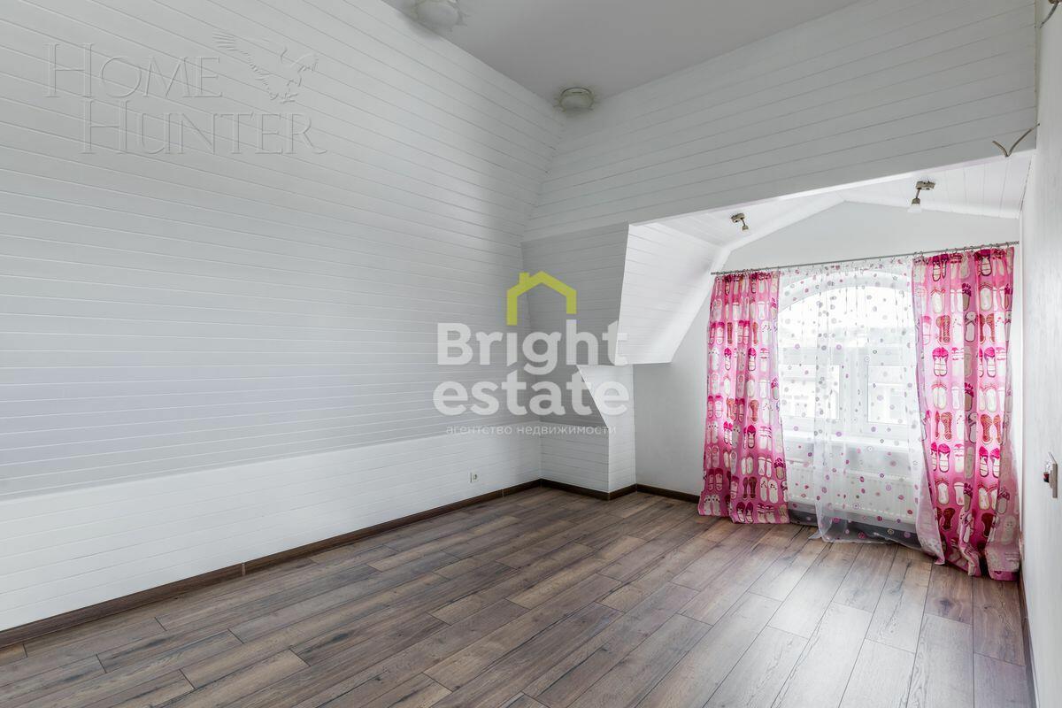 3-этажный таунхаус 316 м² с отделкой