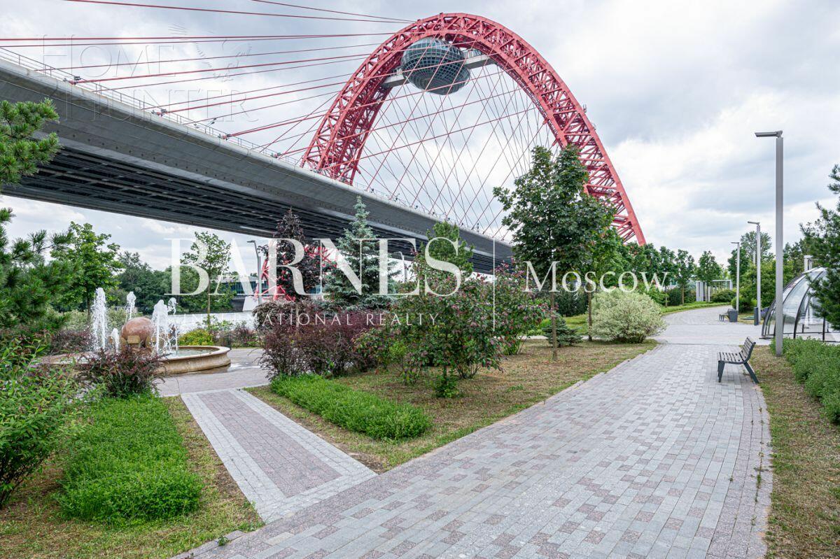 4-УРОВНЕВЫЙ ОСОБНЯК БЕЗ ОТДЕЛКИ 840 М² НА 1 ЭТАЖЕ