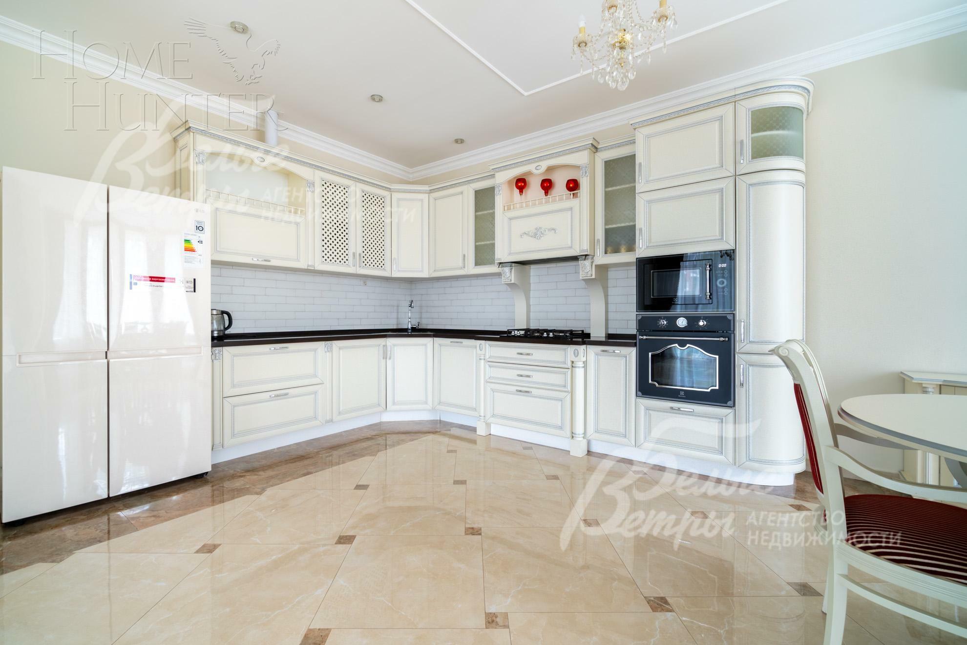 2-этажный коттедж 350 м² с отделкой