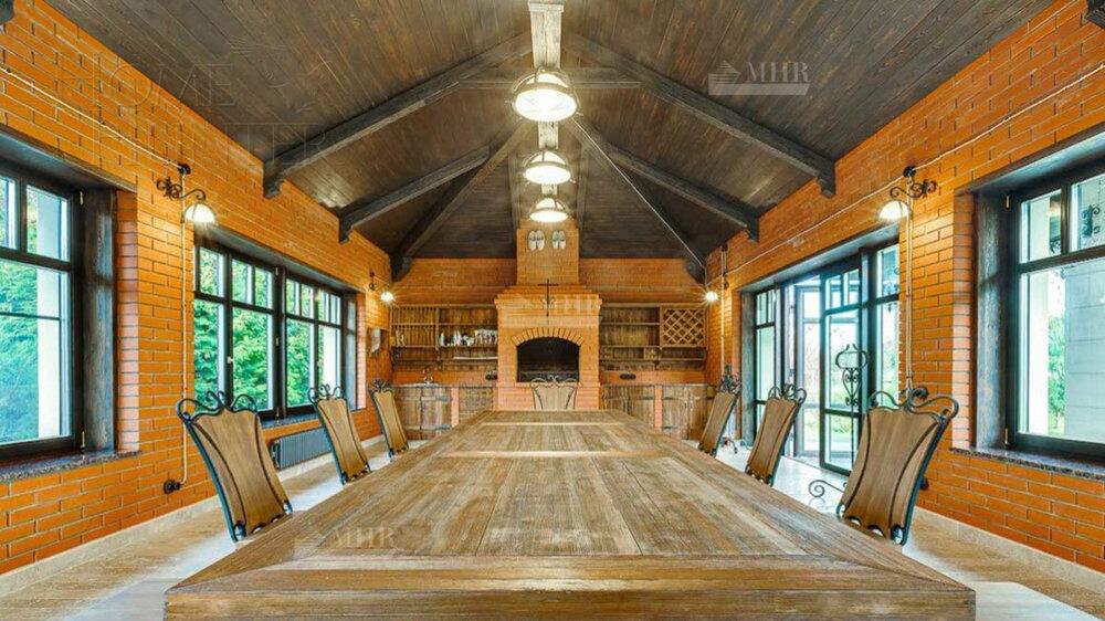 2-этажный коттедж 900 м² с отделкой