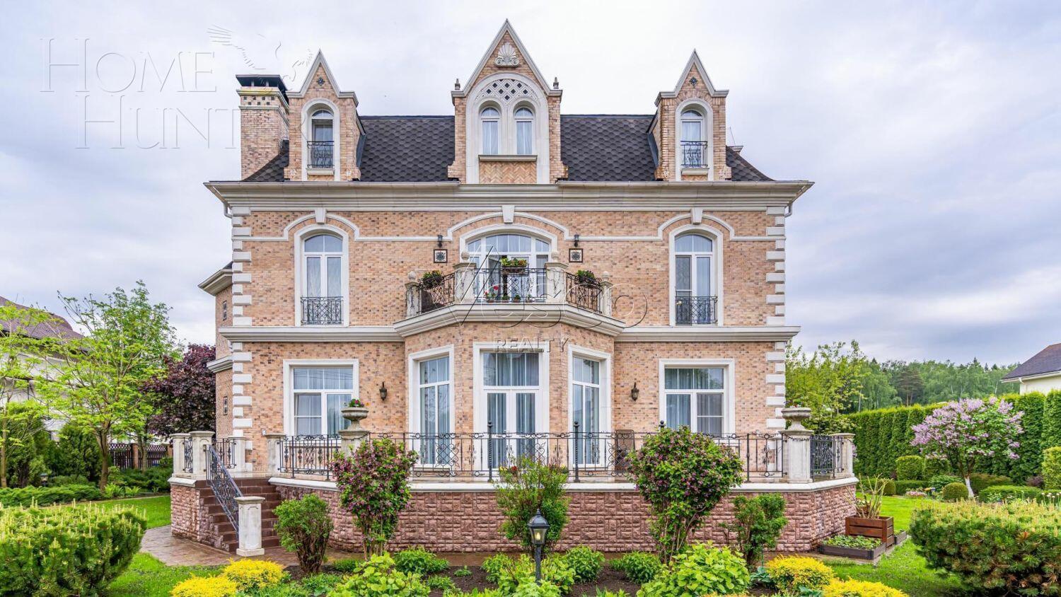 3-этажный коттедж 580 м² с отделкой