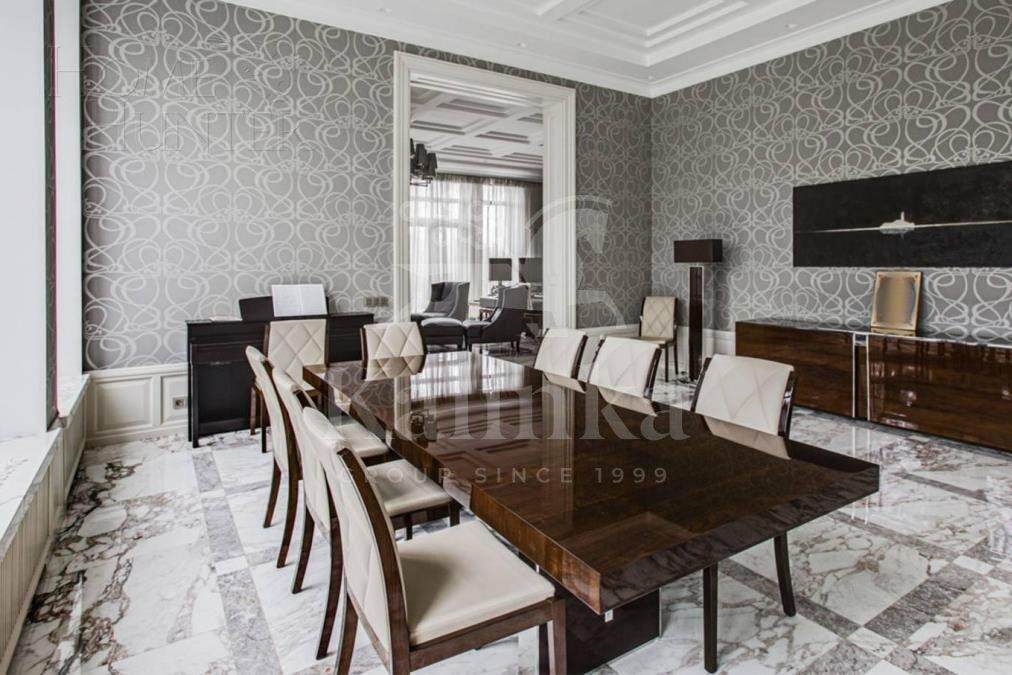 2-этажный коттедж 985 м² с отделкой