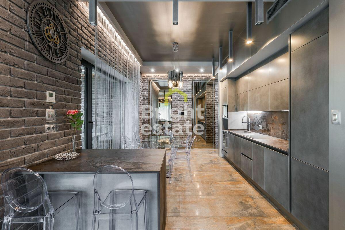 3-КОМН. КВАРТИРА С ОТДЕЛКОЙ 112.1 М² НА 1 ЭТАЖЕ