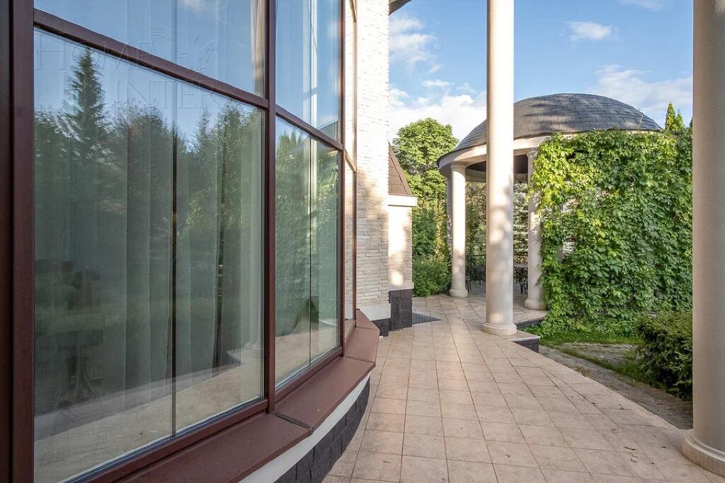 2-этажный коттедж 540 м² с отделкой