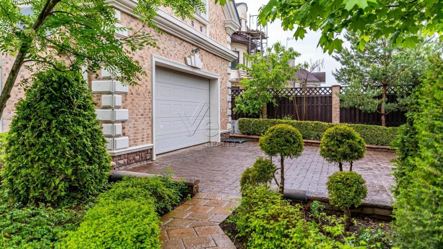 3-этажный коттедж 580 м² с отделкой